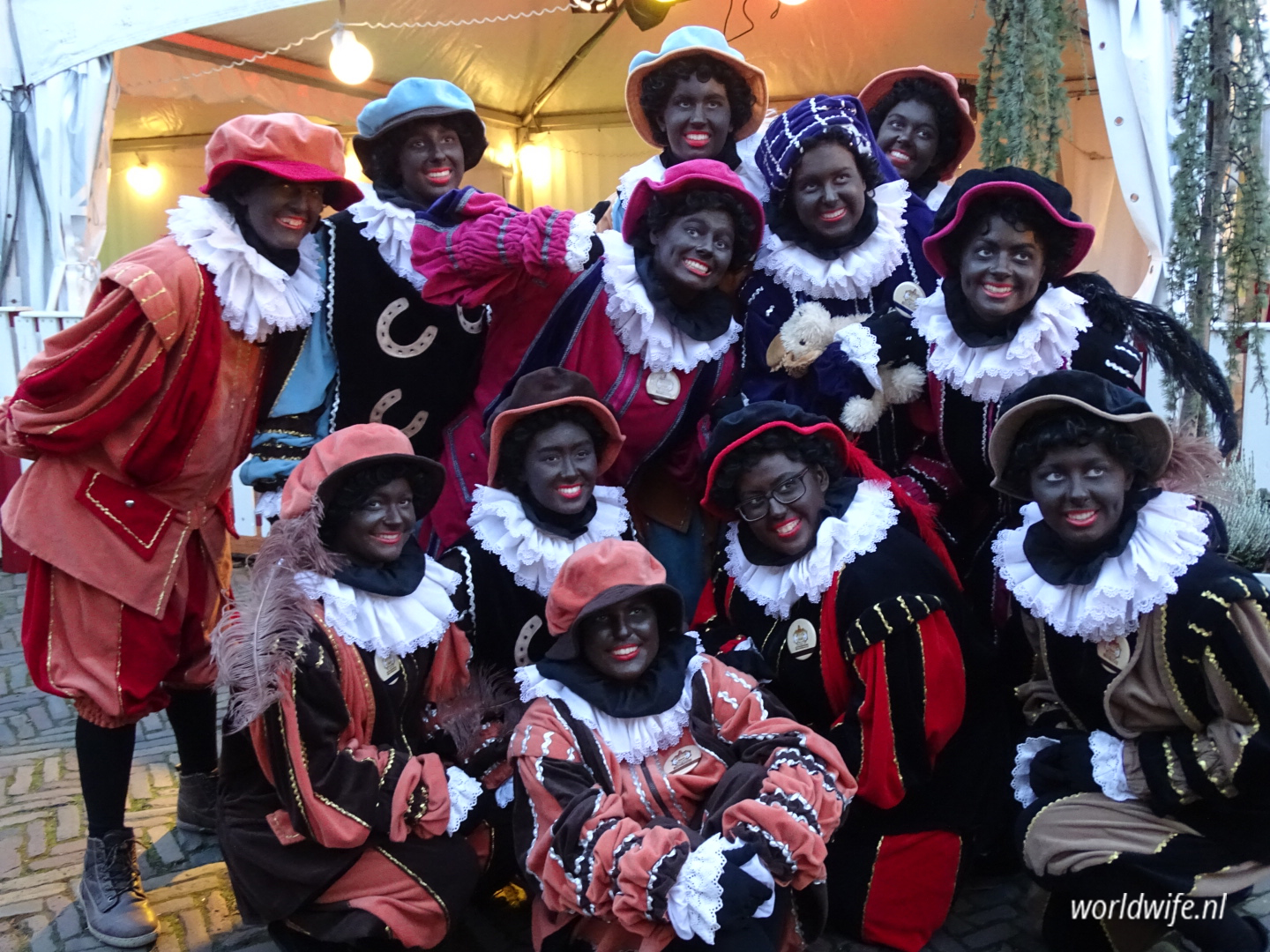 Ongebruikt Het kasteel van Sinterklaas in Helmond - Worldwife PH-51