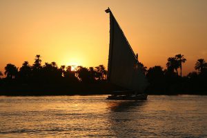 zonsondergang nijl felucca luxor