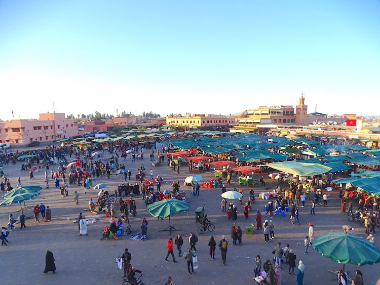 Djemaa el fna plein Marrakech