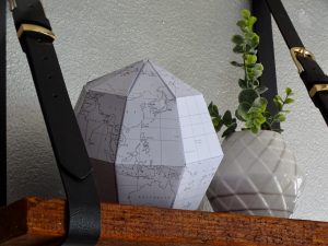 Le Paper Globe - DIY papieren wereldbol | www.worldwife.nl