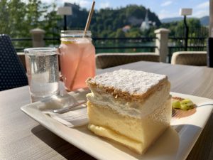 Kremschnitta creamcake Bled SLovenië