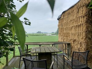 Slapen in een strowagen in Wyns, Friesland