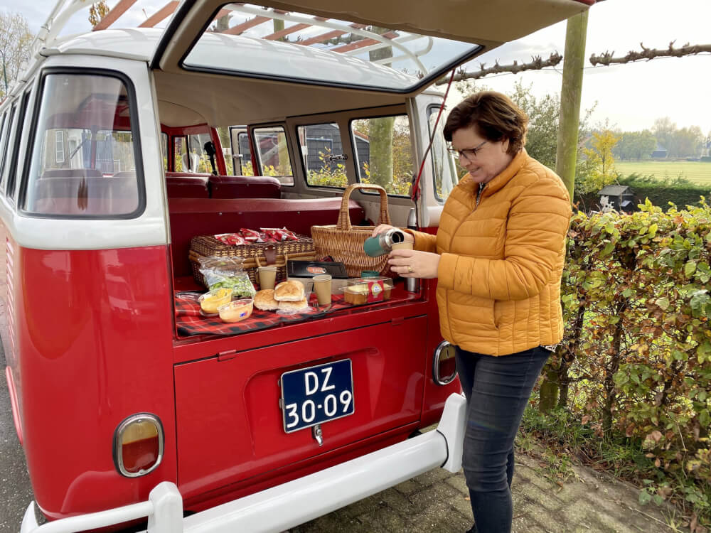 Toeren met een volkswagenbusje langs de Zuiderwaterlinie