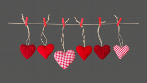 Romantische ideeën en tips om Valentijnsdag thuis te vieren