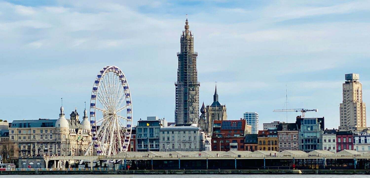 Skyline Antwerpen vanaf de Linkeroever