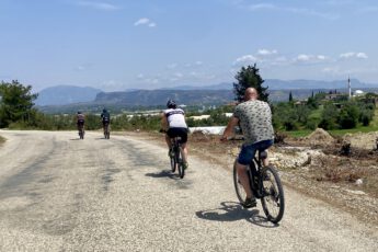 Fietsen door het achterland van Side in Turkije