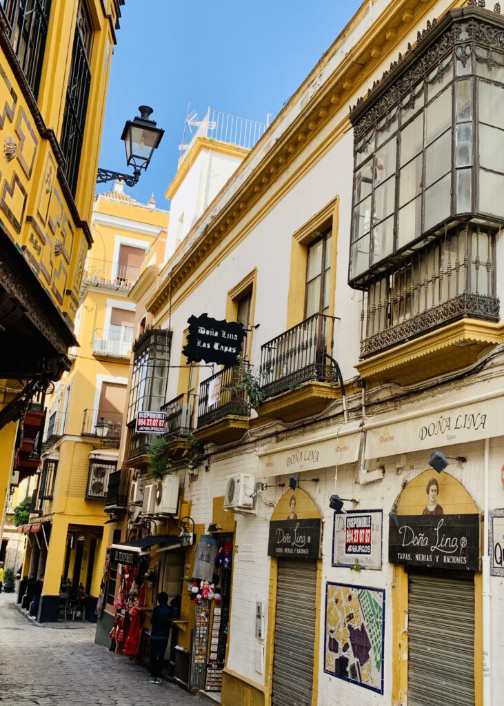 Santa Cruz is een van de leukste wijken van Sevilla