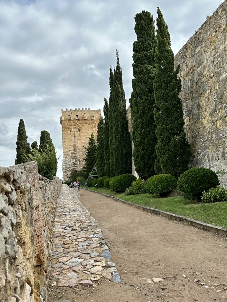Paseo arqueologico muralles, een wandelpad langs de oude stadsmuur van Tarragona