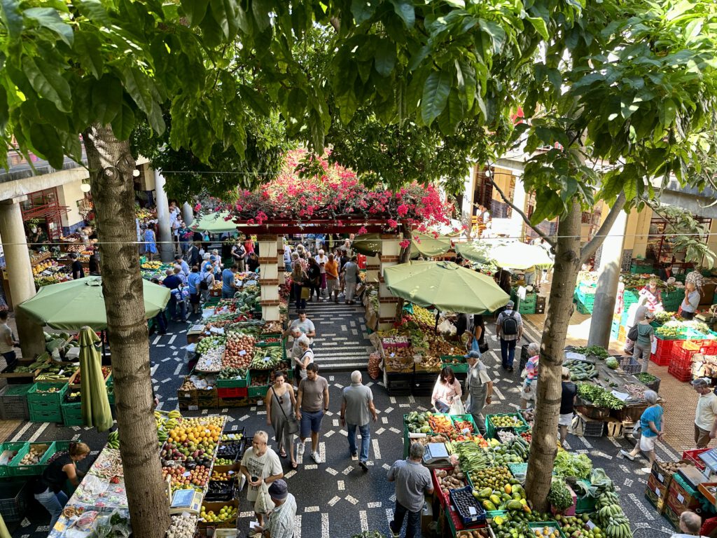 Mercado dos Lavradores is een van de bezienswaardigheden in Funchal, Madeira