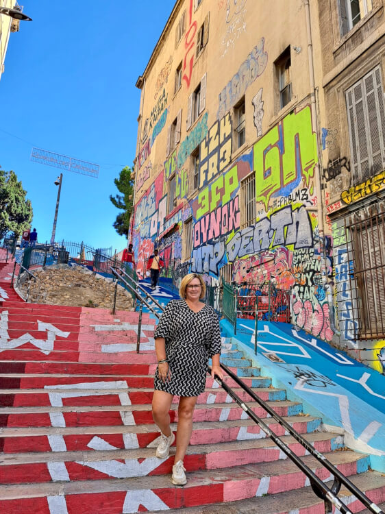 De gekleurde trappen van Marseille, oftewel de escaliers du cours julien.