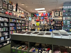 The Back Page is een winkel waar alleen voetbal gerelateerde zaken verkocht worden, voornamelijk Newcastle United.