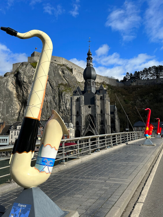 Dinant, geboorteplaats van Adolphe Sax, uitvinder van de saxofoon.