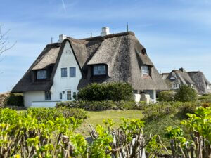 Prachtige huizen in Keitum op Sylt, Duitsland.