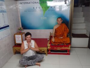 Mediteren bij Wat Mahathat in Bagkok, Thailand.