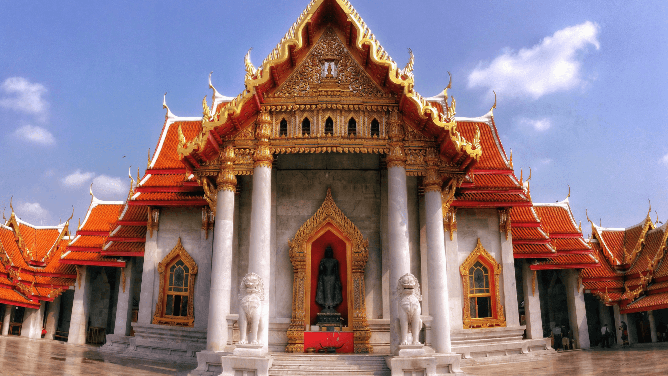 Gratis mediteren met een monnik bij Wat Mahathat in Bangkok, Thailand.