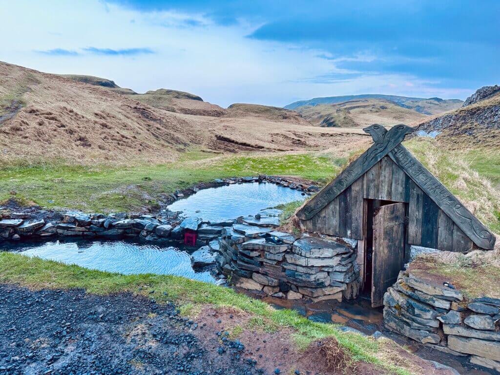 Hrunalaug hotspring ijsland