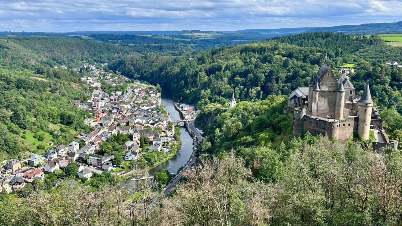 Doen in Vianden: stoeltjeslift en kasteel.