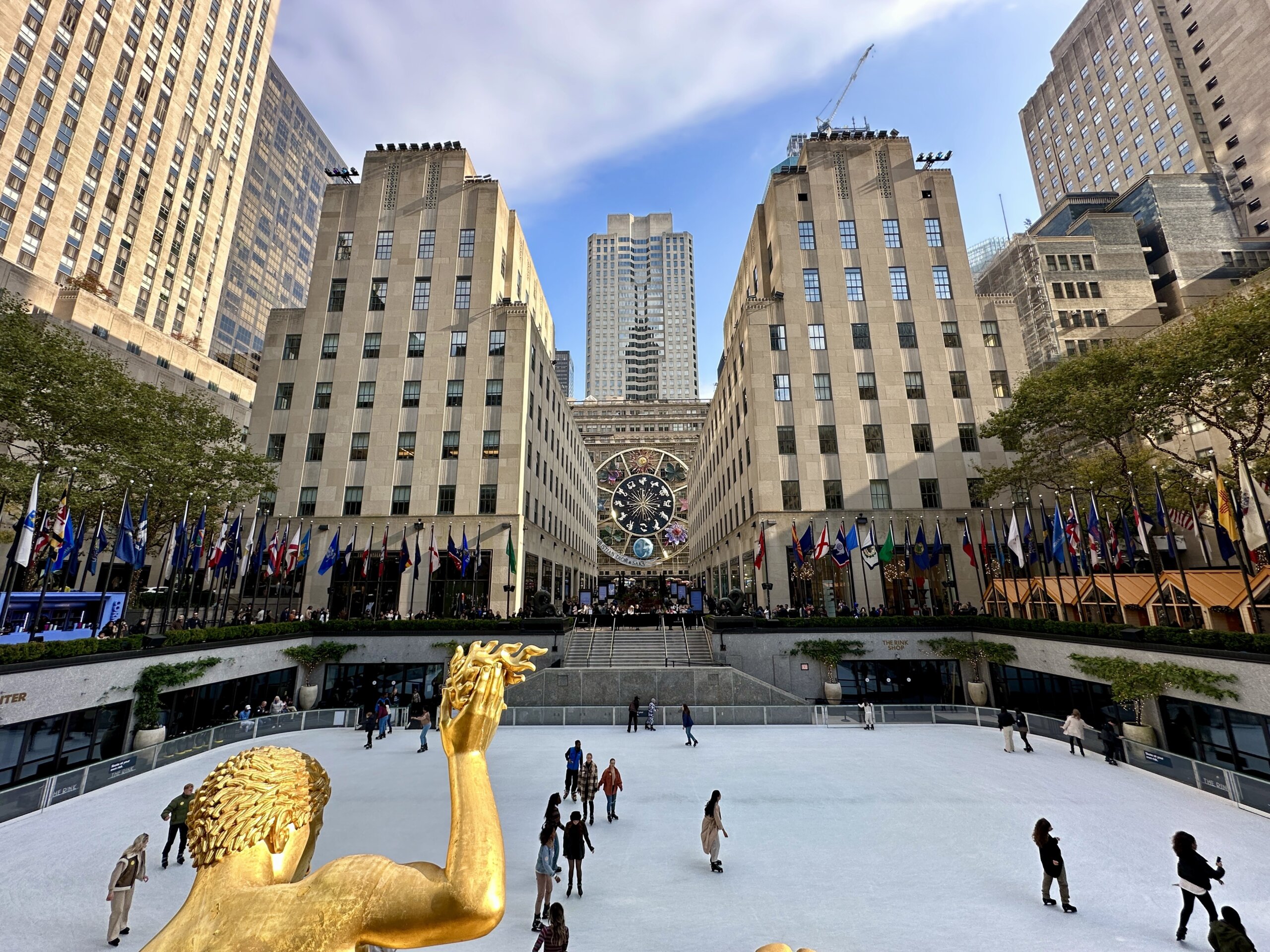 Schaatsbaan bij Rockefeller Center, New York.