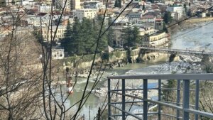 Doen in Kutaisi: een stadswandeling langs de bezienswaardigheden van de stad.