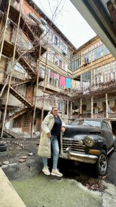 Een zogenoemde Italian courtyard in Tbilisi.