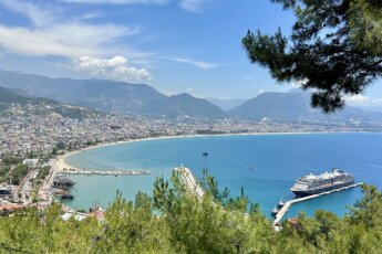 Maak een stadswandeling in Alanya tijdens je cruise dag of strandvakantie.