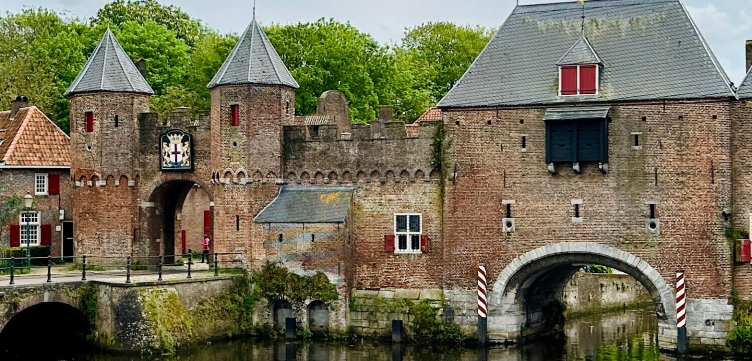 Ontdek de mooiste plekken in Amersfoort tijdens een stadswandeling.