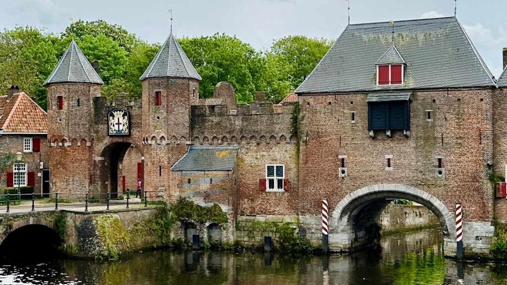 Ontdek de mooiste plekken in Amersfoort tijdens een stadswandeling.