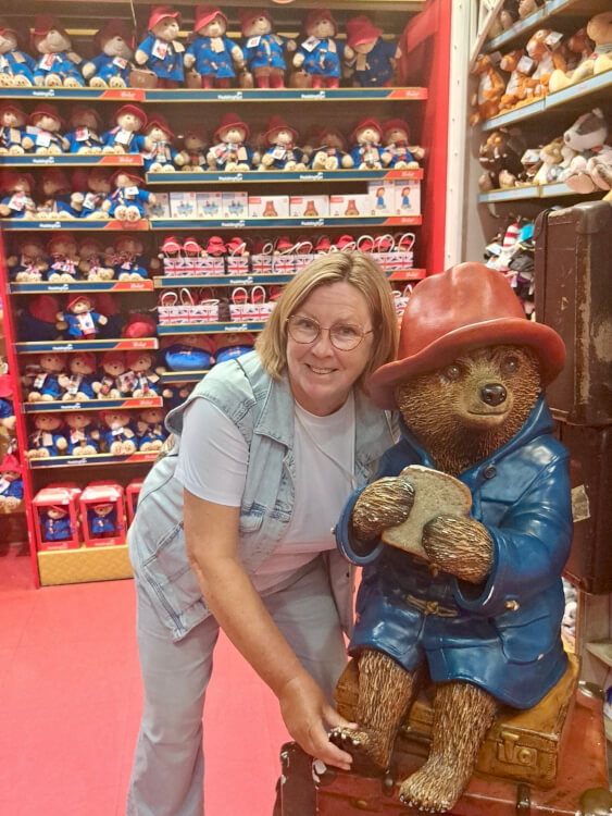 Paddington souvenirs koop je bij Hamleys in Regent Street, Londen.