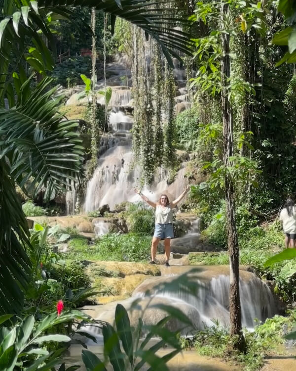 Doen in Ocho Rios tijdens je cruise: Konoko watervallen beklimmen